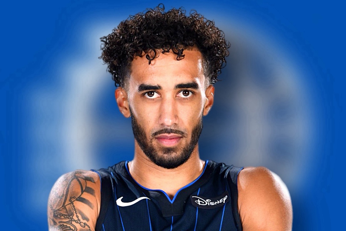 Magic Sign Trevelin Queen to Two-Way Contract